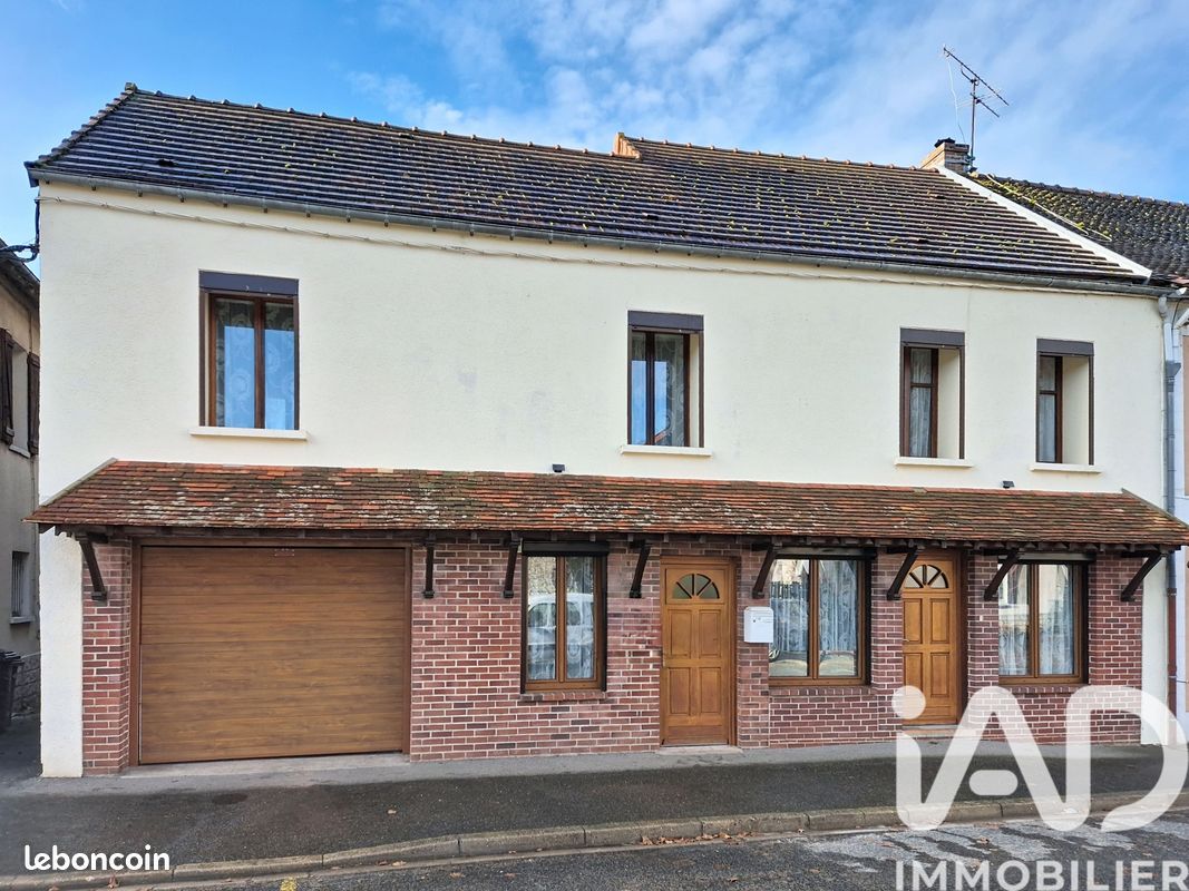 Maison 8 pièces 216 m² · à Échouboulains · 216 m² · 313 000 €
