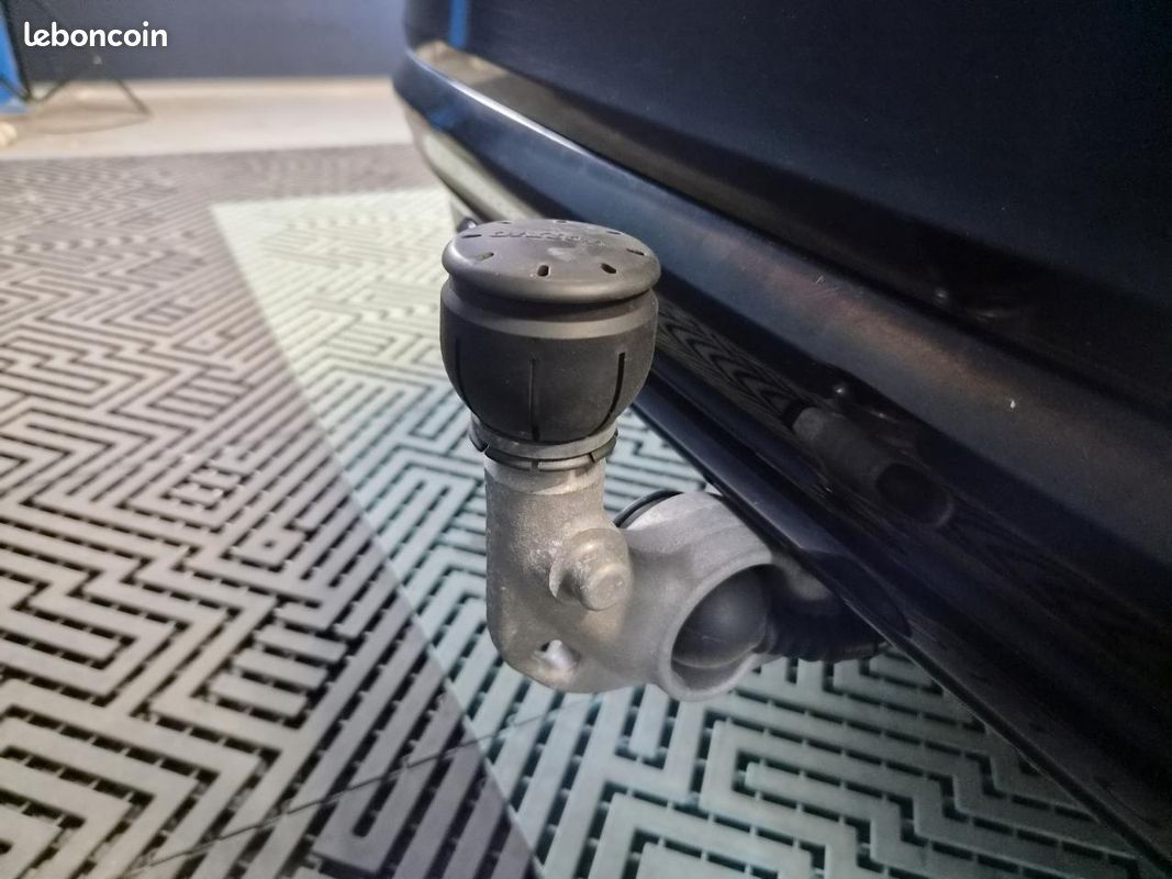 VOLVO V60 2.0 B4 197 Hybrid Style Dark Geartronic BVA (image 39)