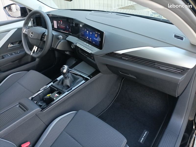 Opel Astra 1.2 Turbo 110ch (image 6)
