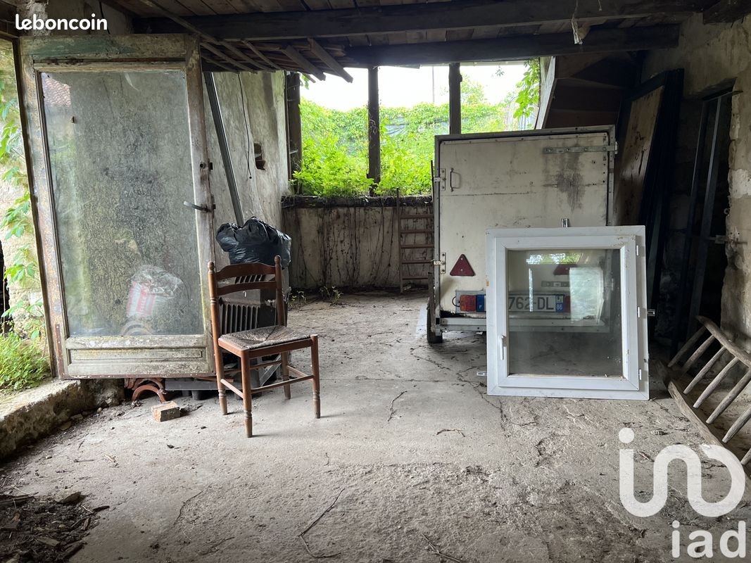 Maison 2 pièces 43 m² · à La Chapelle-Pouilloux · 43 m² · 20 000 €