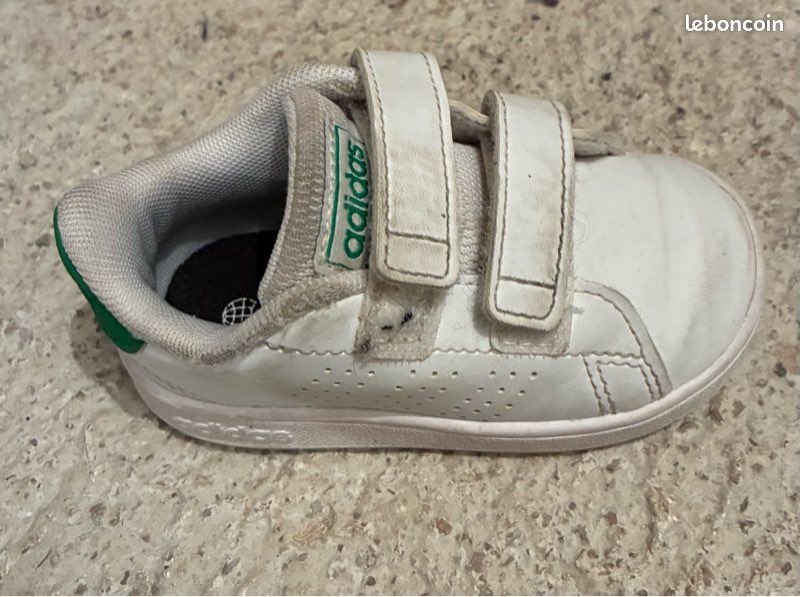 Chaussures baskets taille 20 Marque Adidas Chaussures