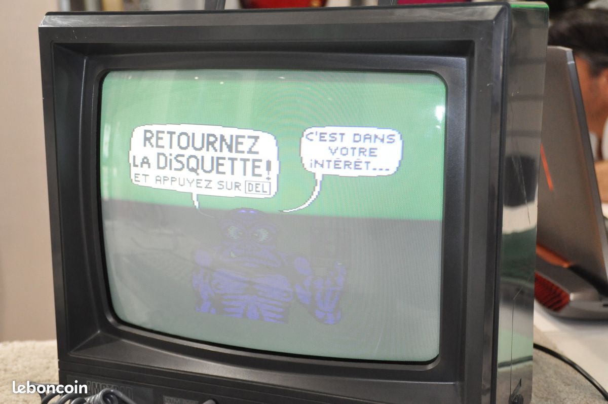 L'Amstrad CPC 464 à cassette, le CPC 664 à disquette, les imprimantes et logiciels présents à la vente en catalogue en 1985