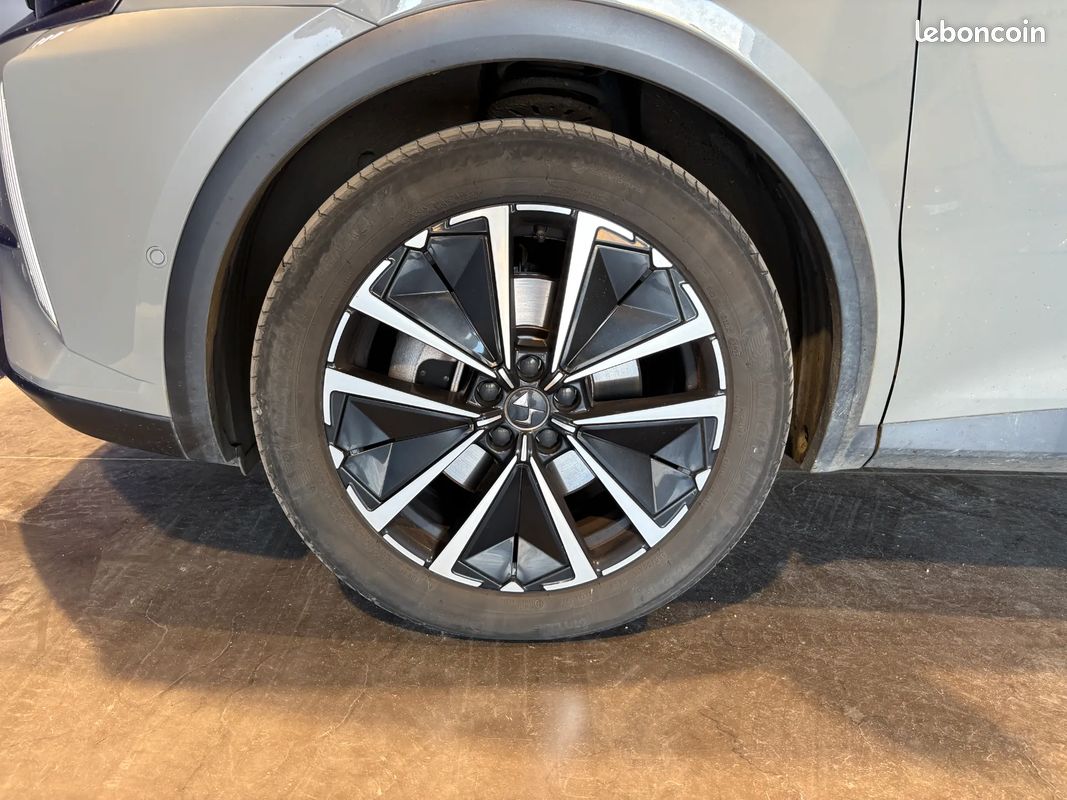 DS DS 7 E-TENSE 225ch Bastille - Origine France / CarPlay / Suivi complet / Caméra 360° / Hayon électrique et main libre / Keyless Go / Gris Laqué / Pack Drive Assist (image 50)