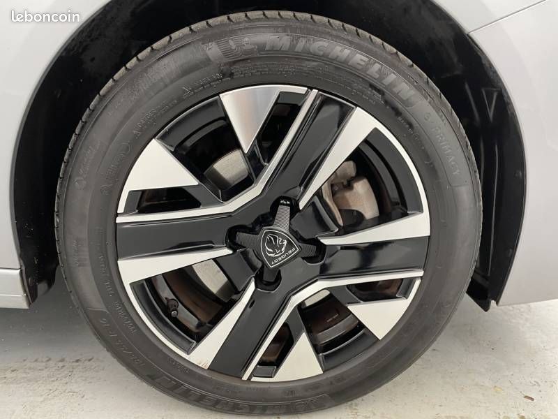 Peugeot 208 100 S&S BVM6 Allure (image 18)