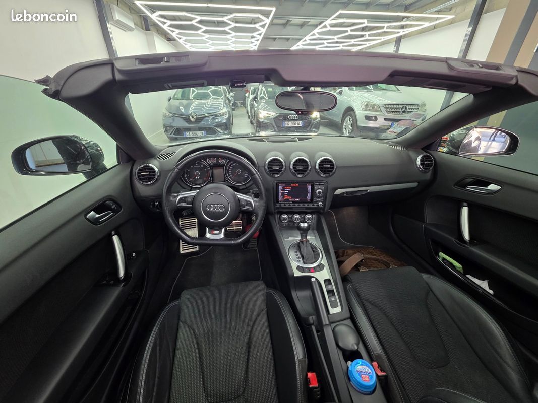 Audi TT cabriolet 2.0 TFSI / sieges chauffants / Bluetooth / feux auto / climatisation auto (image 2)