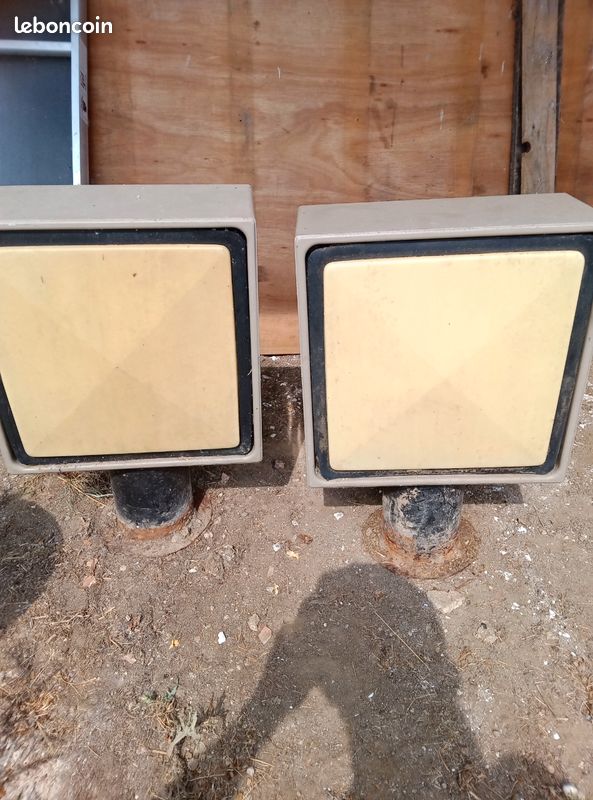 Borne lumineuse extérieur (image 1)