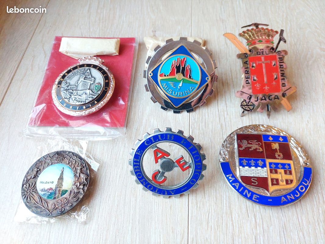Blasons anciens de calandre ou pare-chocs (image 1)