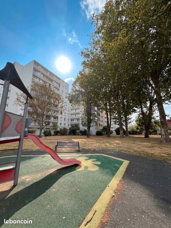 Appartement 4 pièces 79 m² · à Fleury-les-Aubrais · 79 m² · 150 400 €