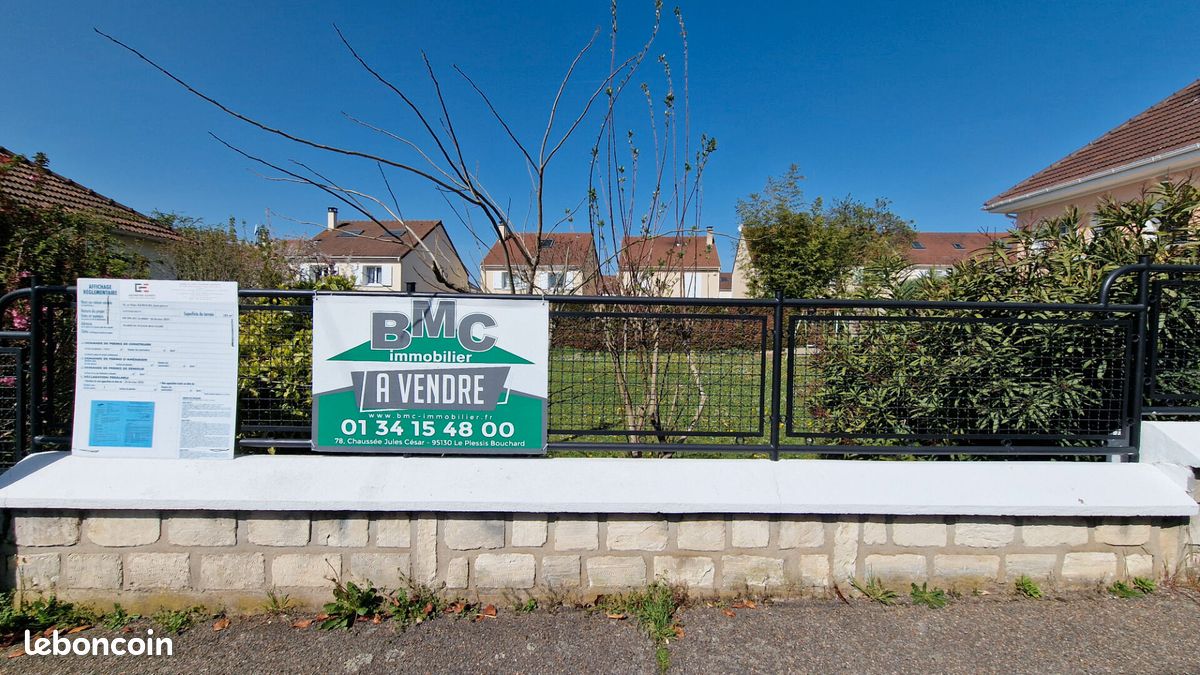 Terrain 285 m² · à Le Plessis-Bouchard · 285 m² · 250 000 €