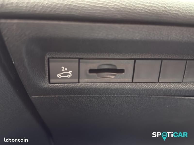 Peugeot 408 Hybrid 145ch GT e-DCS6 (image 17)