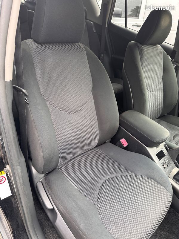 Toyota RAV4 2.2 D4D 150 Cv LIMITED EDITION ✅ SUIVI ENTRETIEN ✅ (image 22)