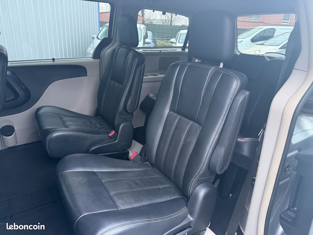 LANCIA GRAND VOYAGER 2.8 Multijet 163 Platinum (image 3)