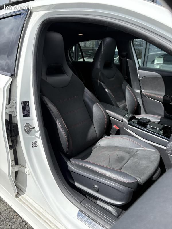 Mercedes Classe A A200D moteur mercedes pack AMG ( éclairage d'ambiance, Toit Ouvrant, Siège élec... (image 9)