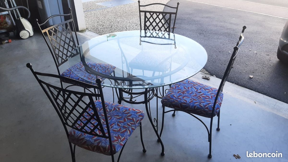 Table fer forgé plateau verre (image 1)