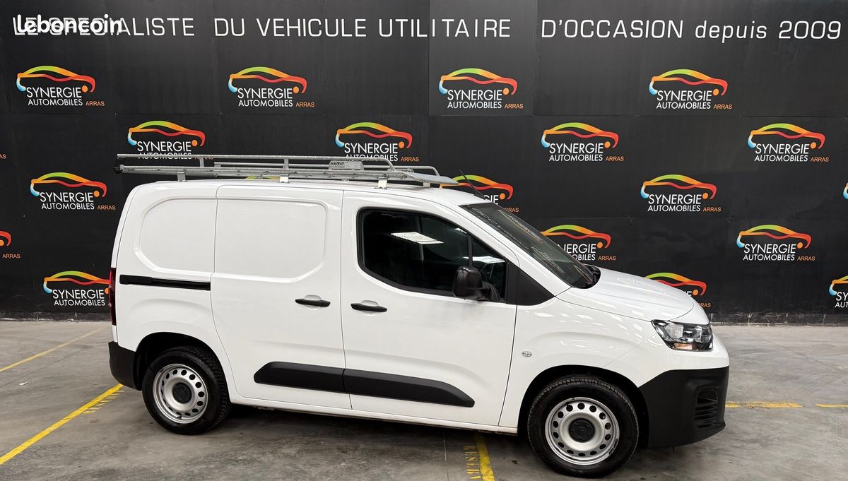 Berlingo 3 places hdi club 68.502 km (GALERIE/ATTELAGE/ETAGERES/CAMERA/RADARS/ETC) 13.325 ht (15.990 ttc) (image 1)