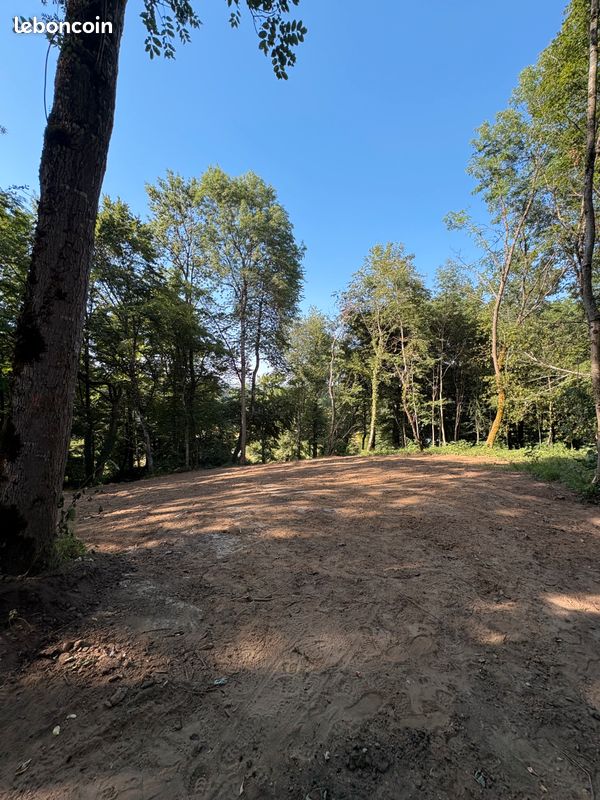 Terrain Le Vigen 3300m2 · 37 000 €