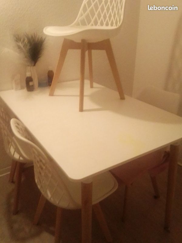 Table à manger (image 1)