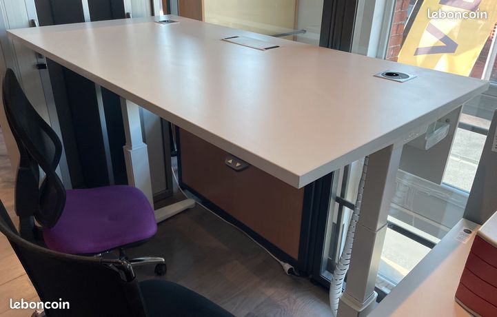 Bureau électrique (image 1)
