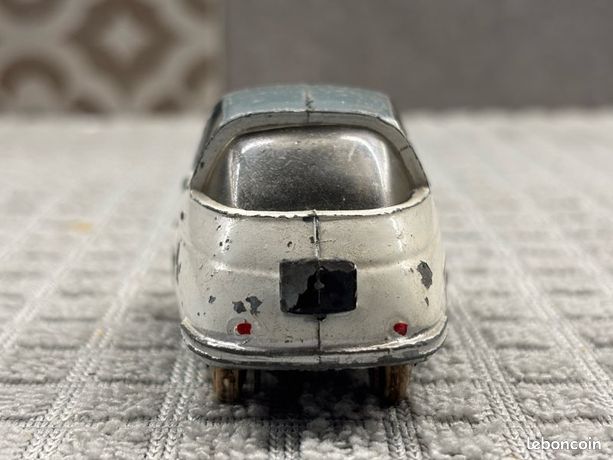 ISETTA VELAM . 1957 . BEIGE. Neuf dans sa boite. Ech: 1/43
