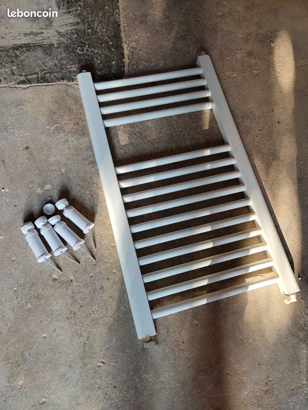 Radiateur sèche-serviette à eau pour salle de bain (image 1)