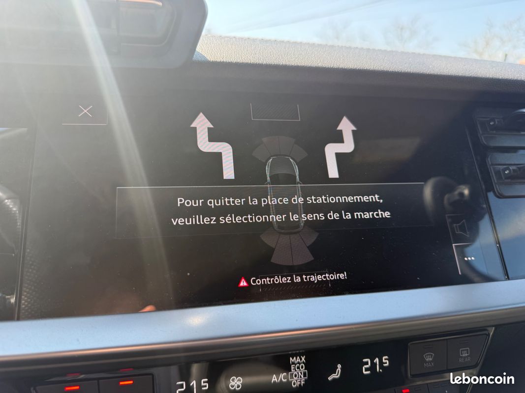 AUDI A3 SPORTBACK S-LINE COMPETITION 45 TFSI E 245 ch S TRONIC 6 / MATRIX LED ATTELAGE SIEGES CHAUFFANTS (image 28)