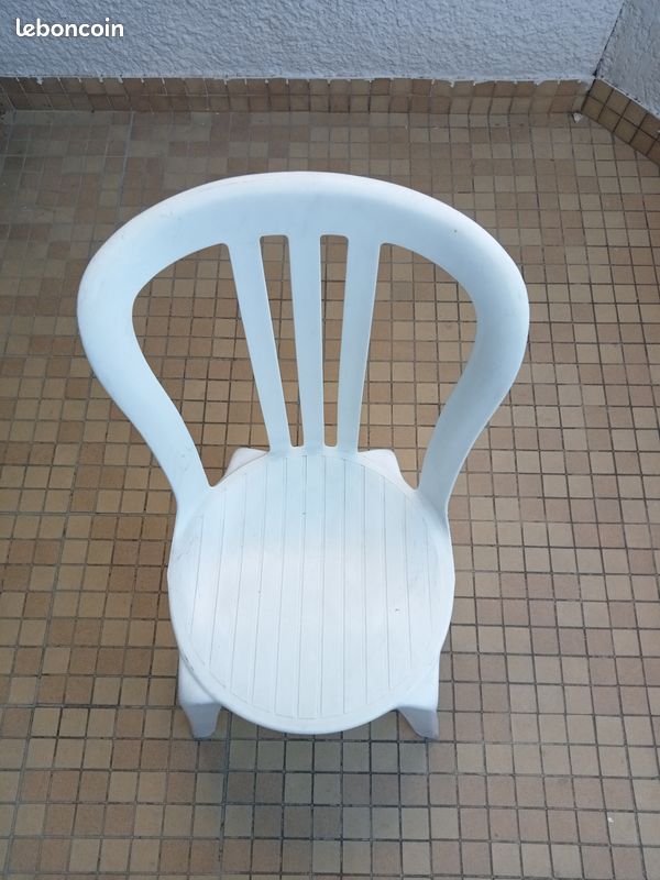 Chaise blanche (image 2)