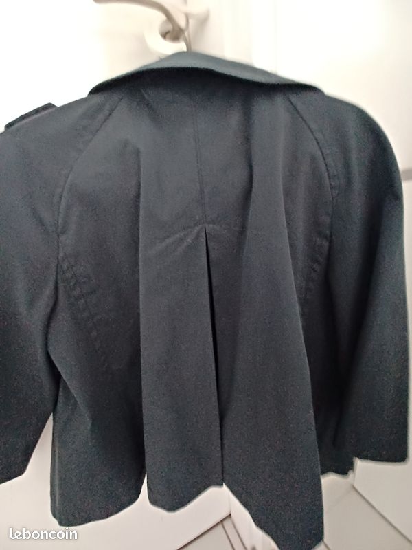 Très joli trench lacoste 40 euros (image 2)
