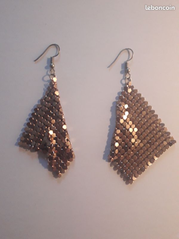 Paire de boucle d'oreille pendante (image 1)