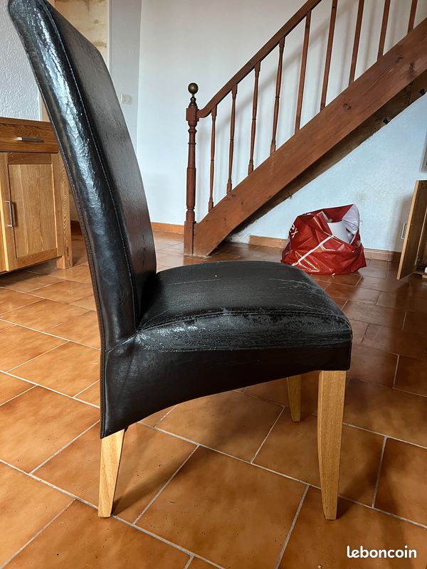Chaises x 8 (image 1)