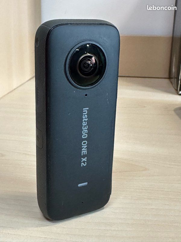Lot Insta360 X2 + 2 Batteries + GPS + 128GB (image 2)
