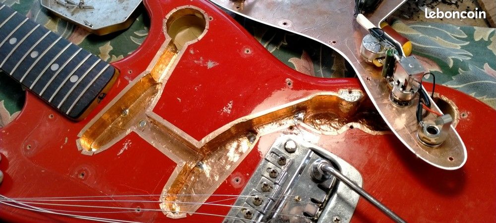 Fender Bronco USA 1971 black refin over dakota red (image 8)