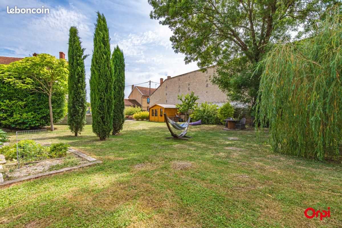 Maison 6 pièces 245 m² · à Époye · 245 m² · 385 000 €