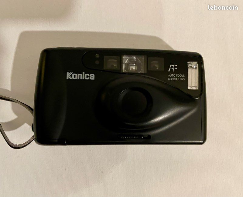 Appareil photo compact AF-300 35 mm de Konica TOP – New Wave Pool