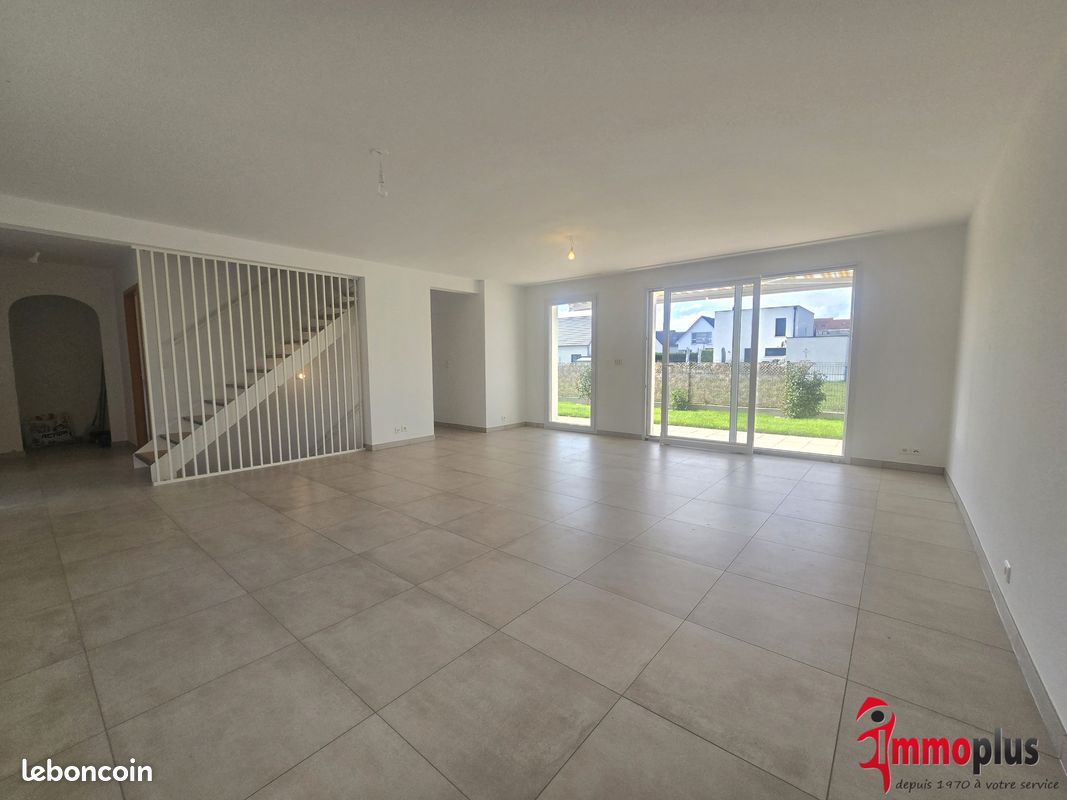 Maison 5 pièces 157 m² · à Blotzheim · 157 m² · 2 090 €/mois