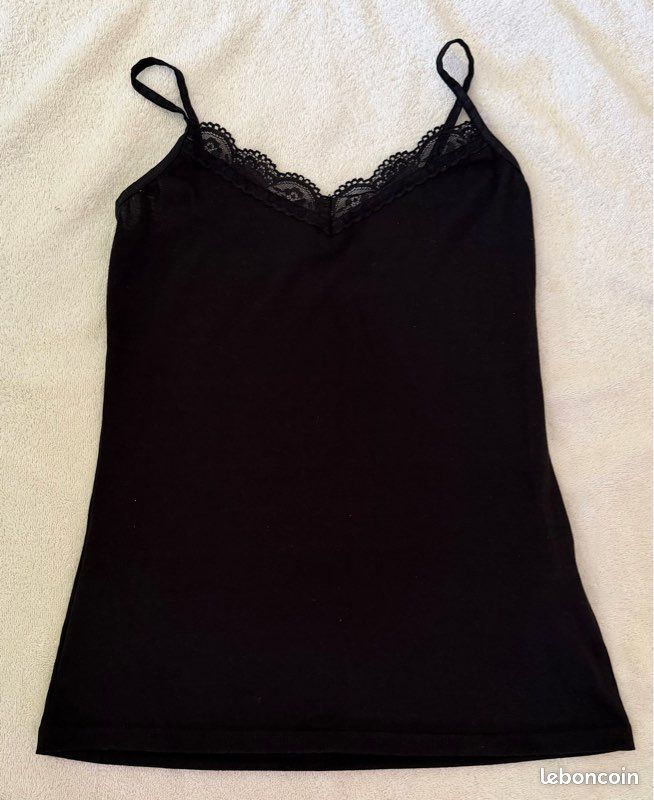 Haut de lingerie en dentelle noire Cinema Etoile