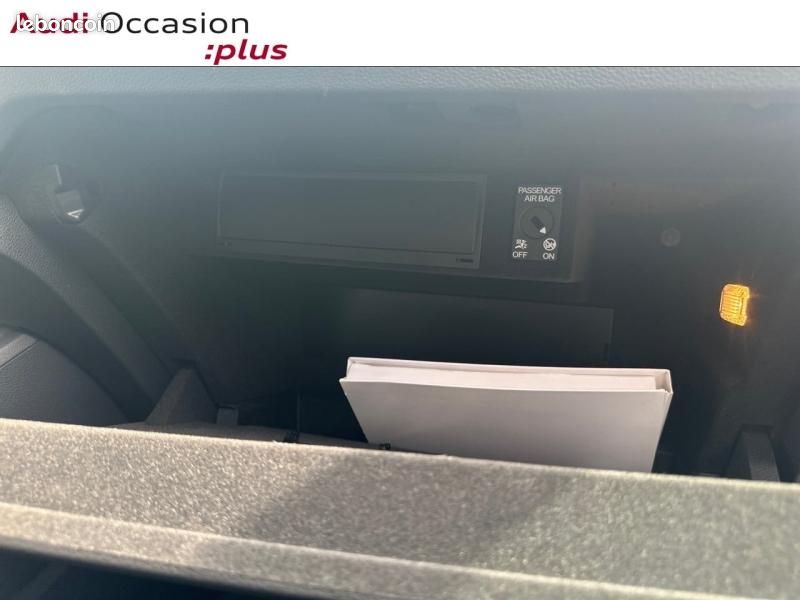 Audi Q3 35 TFSI 150ch S line S tronic 7 (image 32)