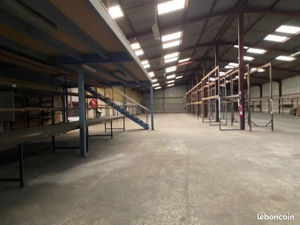 Local 2200 m² Marignane (image 3)