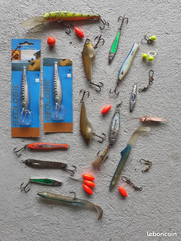 Lot De 7 Leurres Jerkbait Suspendus – 10,5 Cm, Hameçons Triples VMC, 7 Couleurs – Pour Bar, Truite, Eau Douce Et Salée