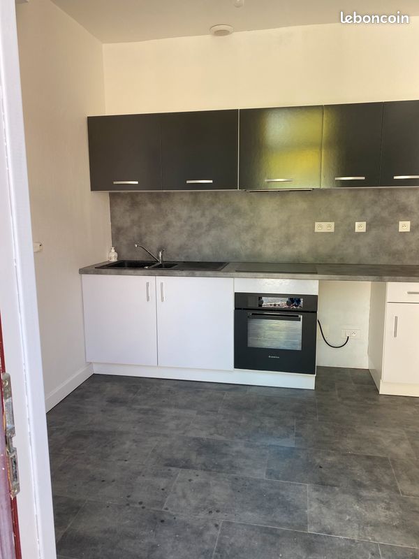 Maison 3 pièces 85 m² · à La Bazoche-Gouet · 85 m² · 720 €