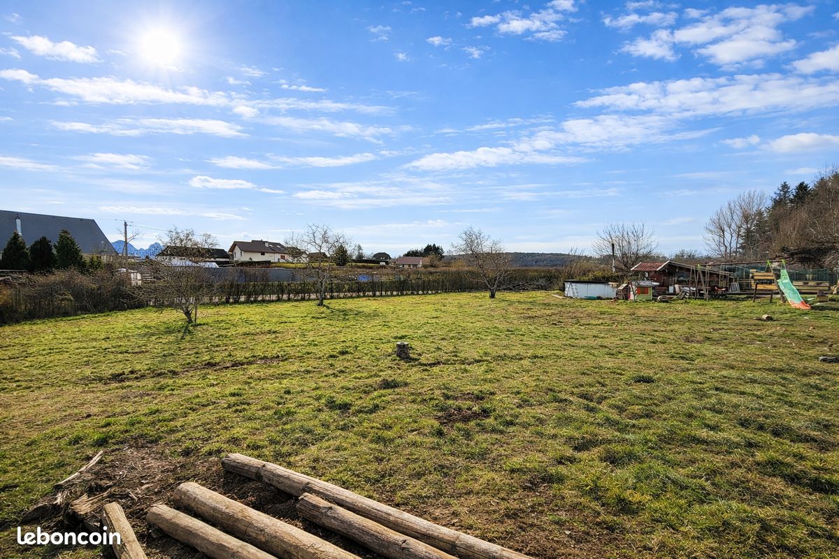 Terrain 897 m² · à Groisy · 897 m² · 359 000 €
