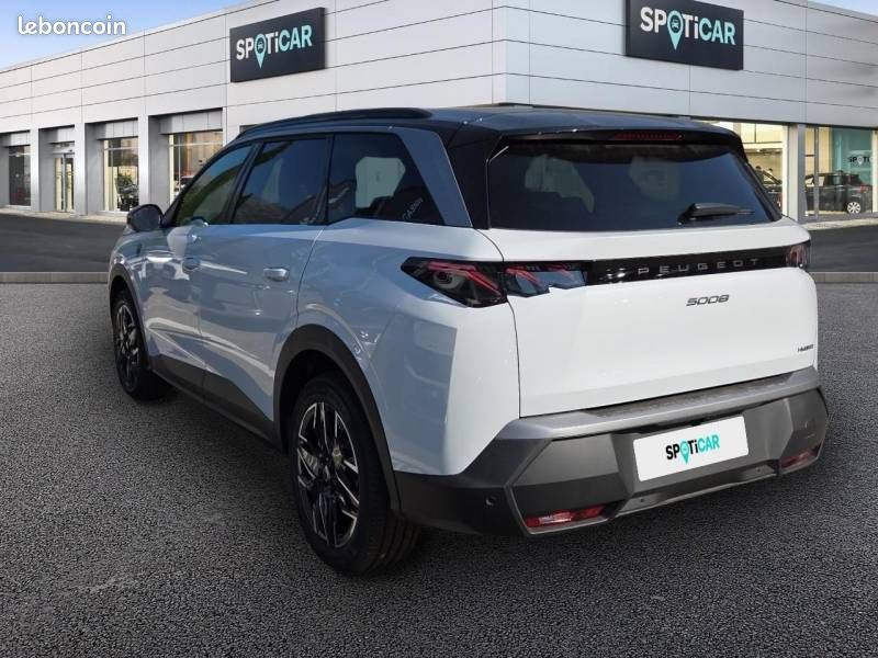Peugeot 5008 Hybrid 145 e-DCS6 GT (image 5)