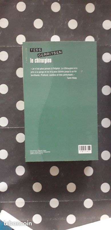 Vends 4 livres genre thriller (image 2)