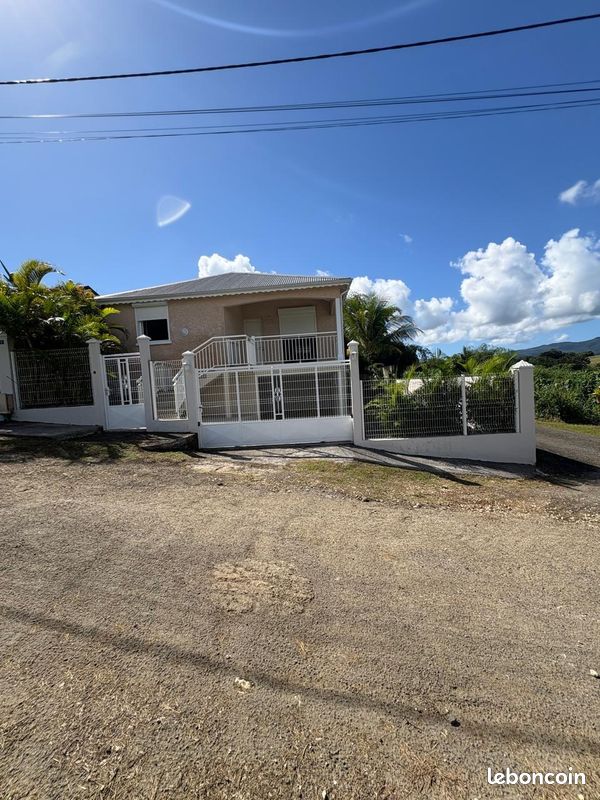 Maison 3 pièces 70 m² · à Baie-Mahault · 70 m² · 1 300 €/mois