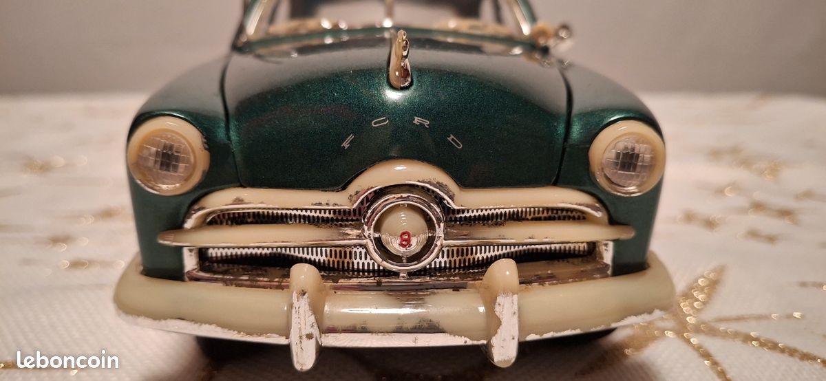 Miniature Solido – Ford Coupé 1949 – Verte – Échelle 1/18 – État Neuf (Boîte)