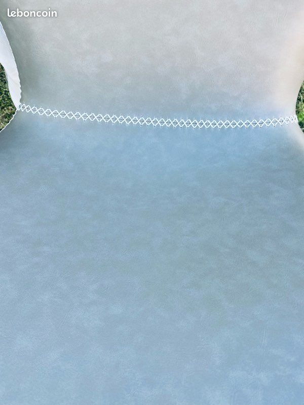 Paire de fauteuils neufs en simili vert amande pieds métal (image 6)