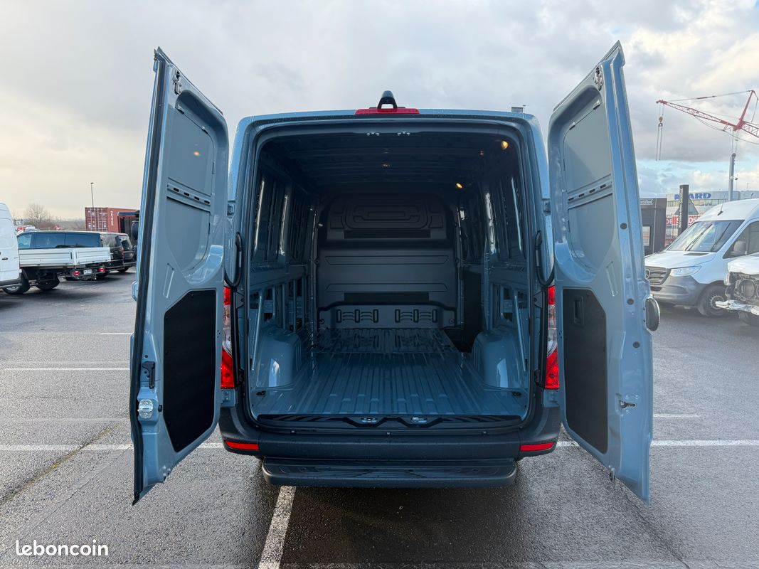 38 990 HT Mercedes SPRINTER 315 CDI 150 Ch BVA L2H1 653 Euro(s) HT/Mois (image 3)
