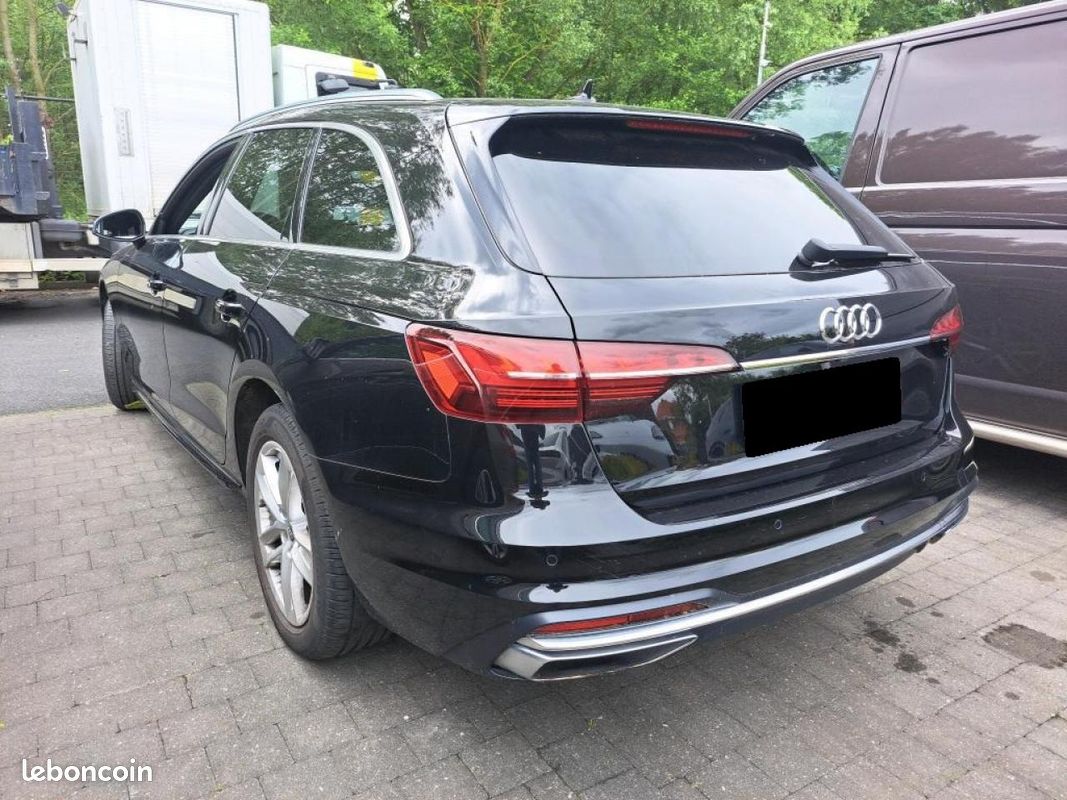 AUDI A4 AVANT 30 TDI 136 S-Tronic Advanced avec T.O et Attelage amovible (image 7)