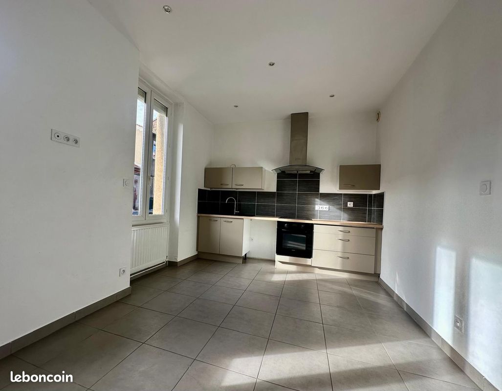 Appartement 3 pièces 75 m² · à Saint-Étienne · 75 m² · 85 000 €