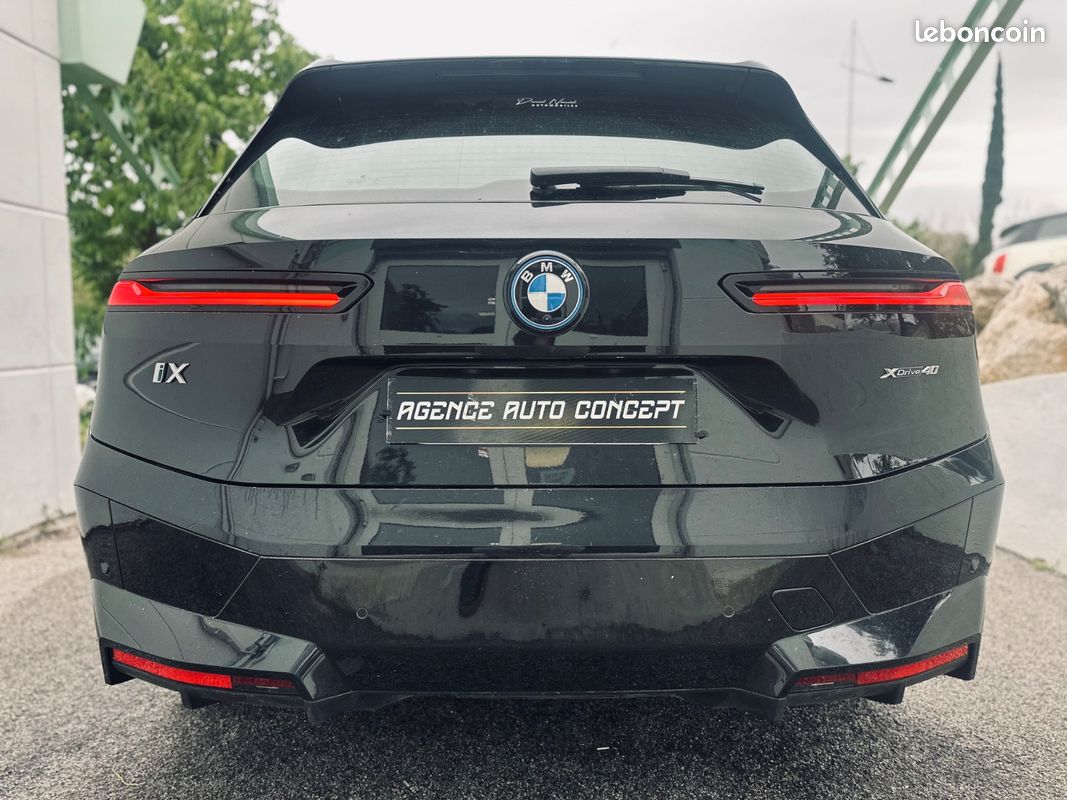 BMW iX 40e 326CH xDrive + CARPLAY SANS FIL + SIEGES CHAUFFANTS/VENTILES/MASSANTS/ELECTRIQUES + HARMAN KARDON + 1ERE MAIN + GARANTIE 12 MOIS (image 5)
