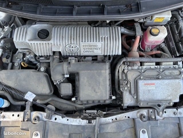 Toyota Auris Hybride 136h Dynamic 15 (image 14)